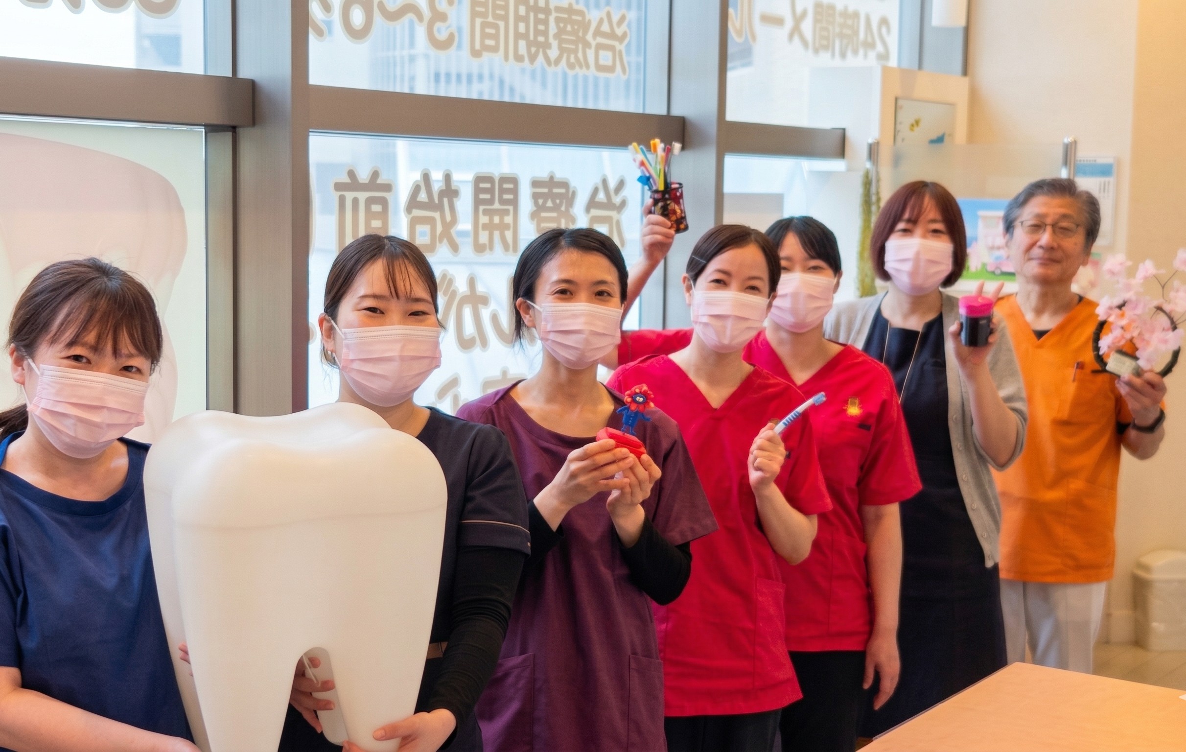 スタッフ同士の連携と笑顔